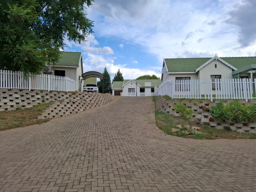 3 Bedroom Property for Sale in Hillside Free State